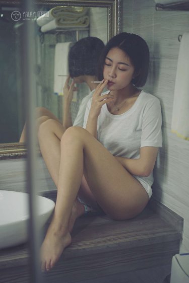 动漫美女靠逼